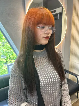 ロング TATSUブリーチ/ ミルクティーベージュのヘアスタイル