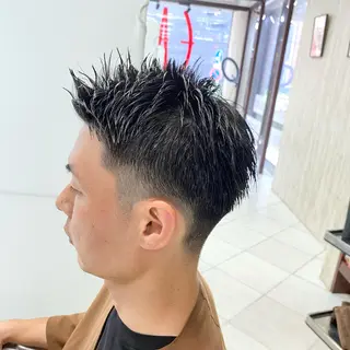 ショート サイトウ リョウヤのヘアスタイル