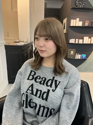 ミディアム カラー MaisonHALU 梅木琉衣のヘアスタイル