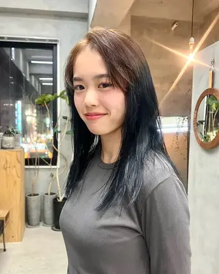 セミロング スタイリスト ANNAのヘアスタイル