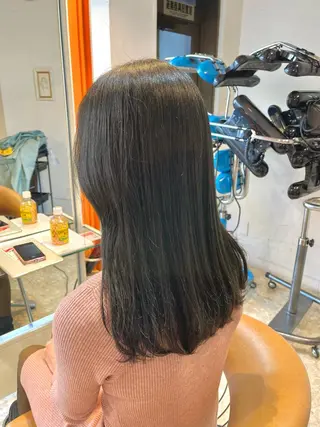 セミロング カラー うしだ かおるのヘアスタイル