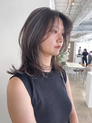 ミディアム oma　袮次金 鈴香のヘアスタイル