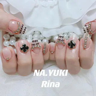 ネイル 🦋 Queenieのネイルデザイン