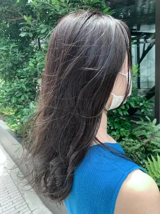 ミディアム カラー 色白に見える暗髪 梅田・増田のヘアスタイル