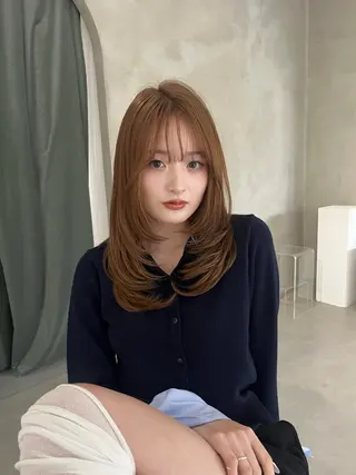 ミディアム カラー enu  hair所属・ブリーチなしベージュ レイヤーカットはるかのヘアスタイル