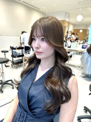 ロング カラー ヘアアレンジ Toiro所属・🤎小顔レイヤー /ベージュ🤎友香のヘアスタイル