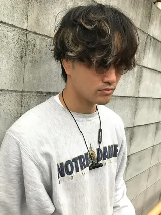 メンズ シンプル+αな デザインを 松崎陸のヘアスタイル