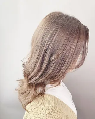 セミロング カラー 福森 みずきのヘアスタイル