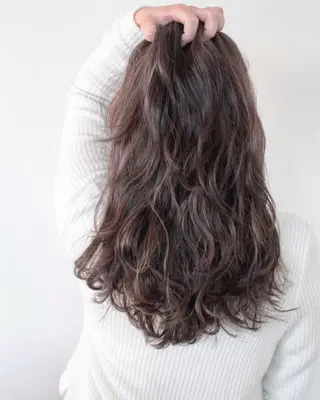ロング カラー Mariana/ 鶴原-ハイライトのヘアスタイル