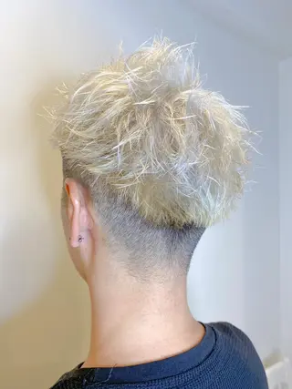 カラー メンズ ハイライト/ブリーチ バレイヤージュ関佳祐のヘアスタイル