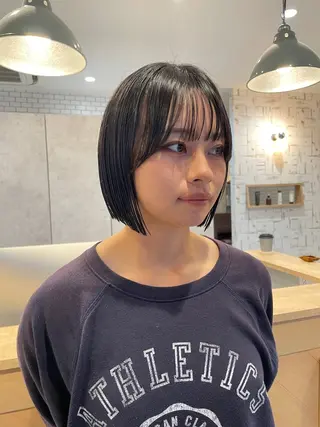 ショート ofF élua所属・🌵ボブ/切りっぱな し/ショート藤長芽生のヘアスタイル