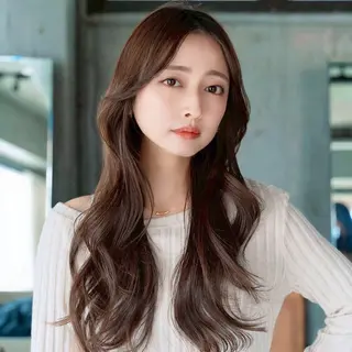 ロング カラー AIN.ANLY 明治神宮前所属・ムツキ/品のある 艶カラー/縮毛矯正のヘアスタイル