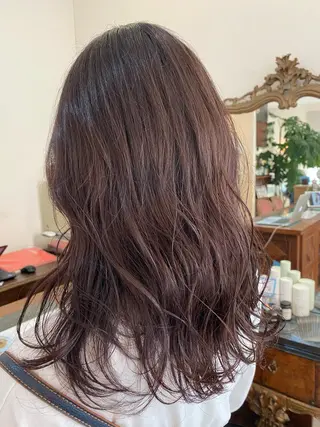 ミディアム 三好 美里のヘアスタイル