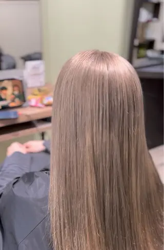 カラー ヒビキ/モテ×愛され /ブリーチ特化のヘアスタイル