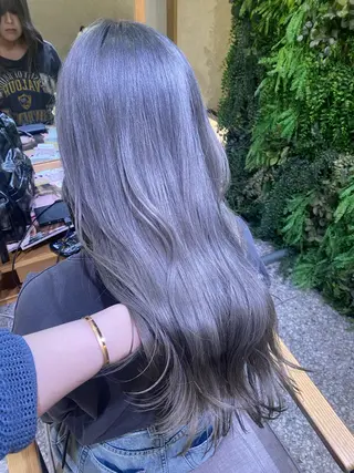 ロング TIGRE tenjin所属・岩崎 レイのヘアスタイル