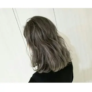 ミディアム カラー Luana 矢場町のヘアスタイル