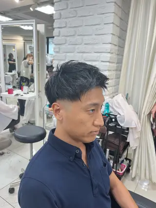ショート メンズ 【シャドウパーマ センターパート】義心のヘアスタイル