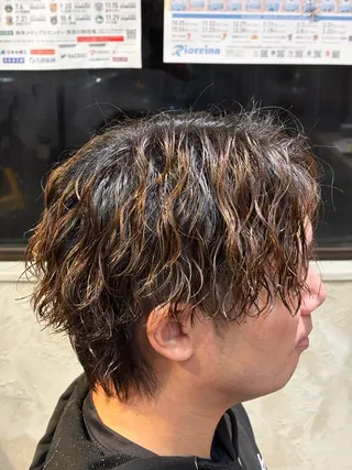 ミディアム パーマ メンズ ユウト 【メンズ限定】のヘアスタイル