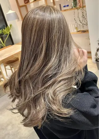 ロング カラー ヘアー.ネイル二刀流 misa🫧のヘアスタイル