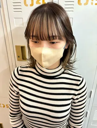 ミディアム カラー LOMARLIE JURIAのヘアスタイル