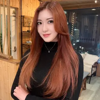 ロング 韓国レイヤー外国人風 透明感カラー髪質改善のヘアスタイル