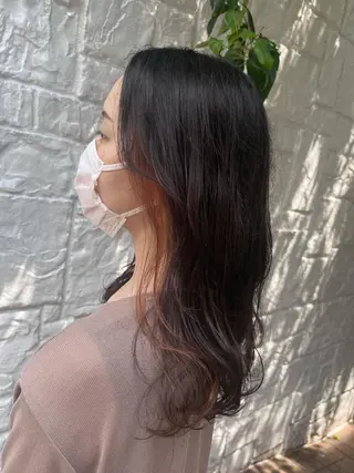 セミロング カラー カジュアルを女っぽく 𝗮𝘆𝗮𝗰𝗼のヘアスタイル