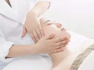 ハーブピーリング /毛穴ケア/脱毛/韓国ツヤ肌専門店【HARU.】所属・韓国ツヤ肌ピーリング ハーブ脱毛HARU.のエステ・リラクイメージ