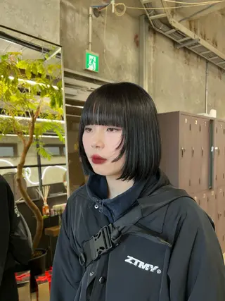 ミディアム era所属・azumi/ボブ/暖 色/オリーブ/縮毛のヘアスタイル