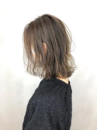 ミディアム 田村講幸 ALBUMアカデミーのヘアスタイル