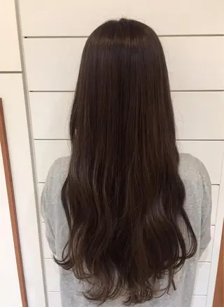ロング カラー 鍵山 千秋のヘアスタイル
