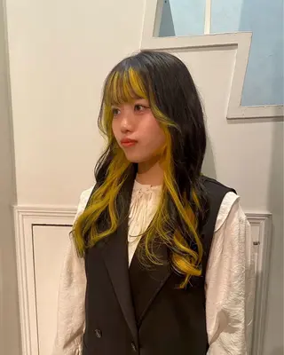 ロング カラー 向坂 亜美のヘアスタイル