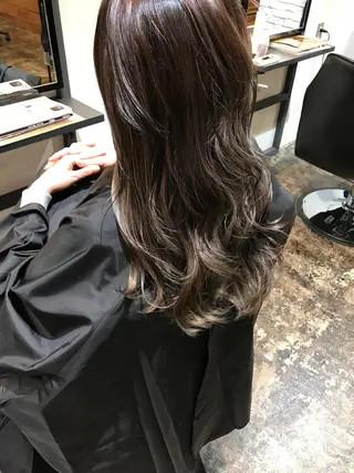 ミディアム カラー UMEDA FIGAROのヘアスタイル