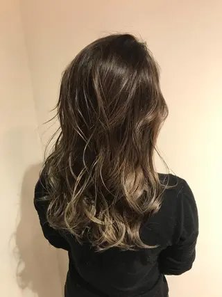 ミディアム カラー AMI Hair  supply所属・髪質改善カラー 韓国風レイヤーのヘアスタイル