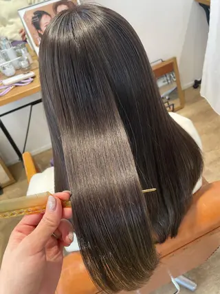 ロング ARBRE所属・山内 利紗のヘアスタイル