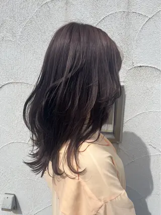 ロング カラー 浅利 陽菜のヘアスタイル
