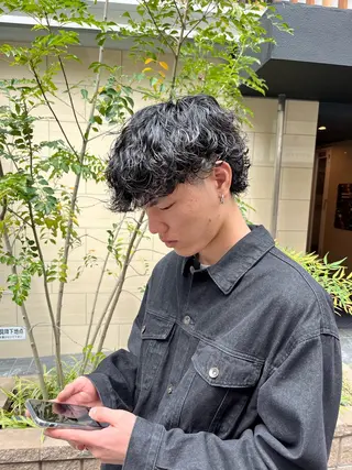 パーマ 川副/シャドウ/ 波巻き/メンズパーマのヘアスタイル