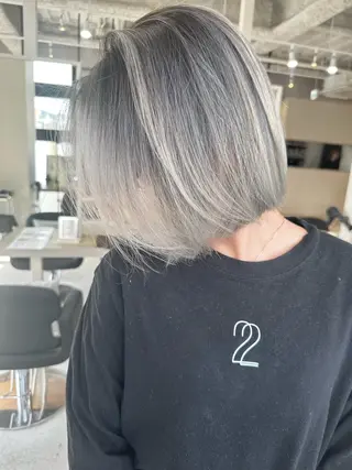 ショート カラー 井上 一平のヘアスタイル