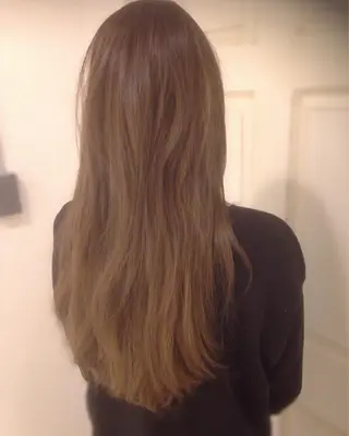 セミロング カラー パーマ ヘアアレンジ yeope所属・ハイトーンカラー ブリーチ専門・天神のヘアスタイル