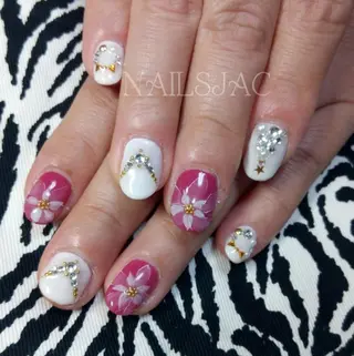 ネイル 島屋 千奈美のネイルデザイン