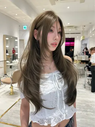 ロング カットモデル/韓国 レイヤー/SEIRAのヘアスタイル