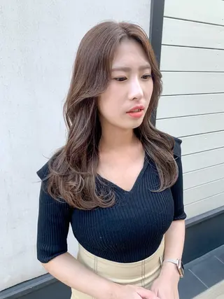 セミロング カラー ヘアアレンジ yuka .のヘアスタイル