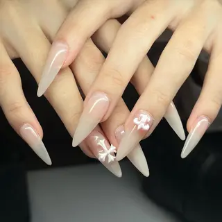 ネイル ⁸ᵃᵖᵖʸ🐝⋆゜ MöEのネイルデザイン