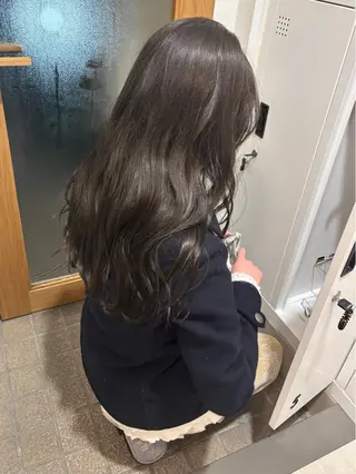 ロング カラー Anna⸝⸝⸝ഒ/ 二ュアンス/艶カラーのヘアスタイル