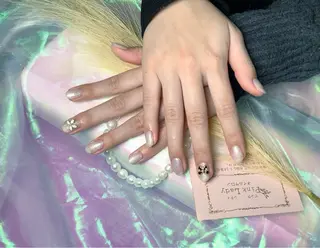 ネイル pink ladyサロン所属・べ にのネイルデザイン