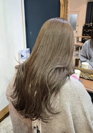 カラー 森田翔斗 顔周りレイヤーのヘアスタイル