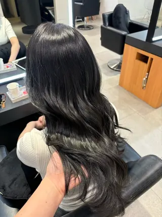 ロング KAREN（ému） 伏見/カットモデルのヘアスタイル