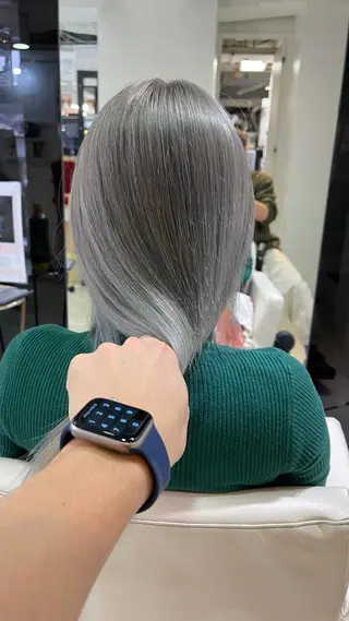 セミロング カラー ひらやま りょういちのヘアスタイル