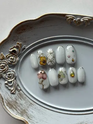 ネイル FIORITURA Maikoのネイルデザイン