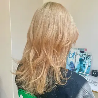 セミロング カラー ヘアアレンジ 🦢透明感カラー ayaka🌹のヘアスタイル