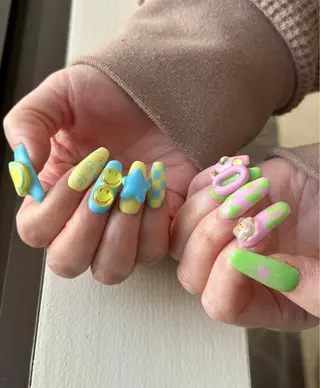 ロング m kaori𓃟のネイルデザイン